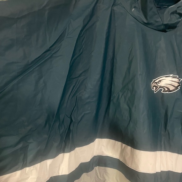 NFL Philadelphia Eagles Vinyl Rain Poncho, Adult OS - Picture 2 of 8